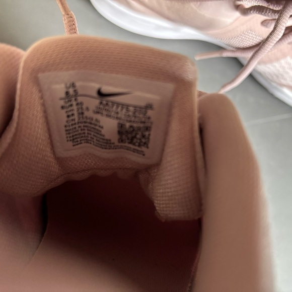 Nike City Trainers Women's Pink Athletic Shoes - Picture 7 of 10